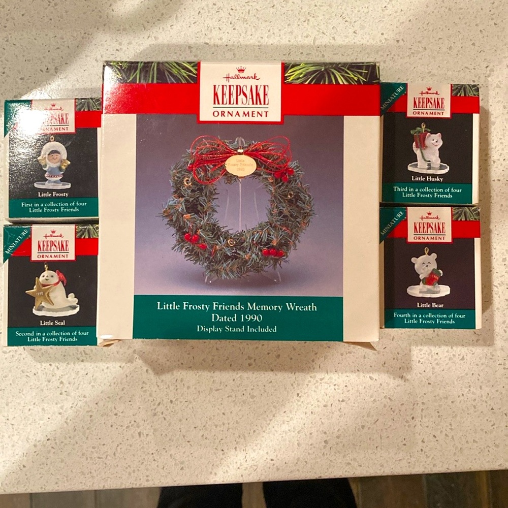 Vintage Hallmark Keepsake Ornament Little Frosty Friends Set and Display Wreath